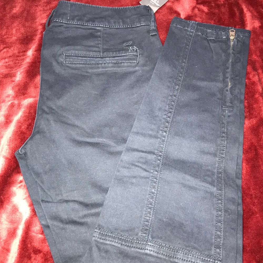 A&F Abercrombie Jeans NWT beautiful Navy blue